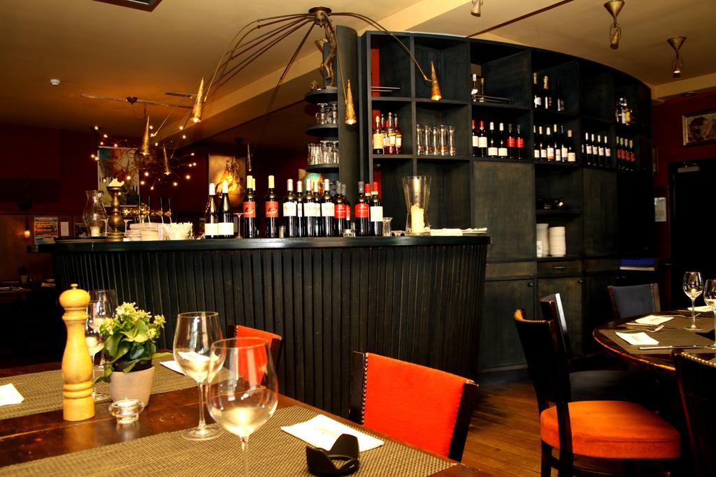 Hotel Restaurant Brasserie Kanne & Kruike Екстер'єр фото